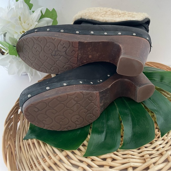 UGG Lynnea Black leather Boot Wood Heel Shearling Lined Winter Cozy Size 8 - Picture 14 of 15